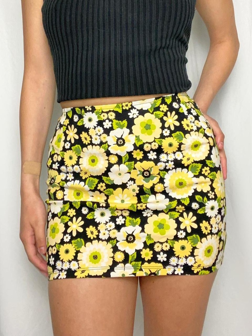 Motel Rocks Ima Mini Skirt Retro Yellow Black Floral Juniors Large Women’s Sz 8